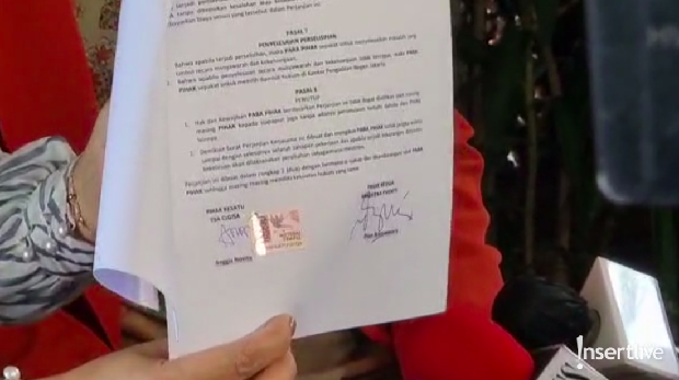 Dian Komalasary dan Elma Theana