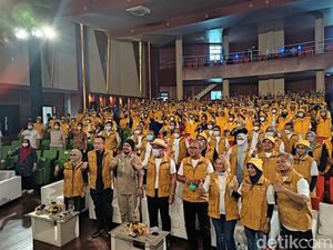 Ridwan Kamil Wisuda 1.249 Petani Milenial, Harap Lebih Banyak Petani Muda