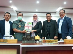 Gubernur Sulsel ASS Serahkan LKPJ 2021, Klaim PAD Naik Rp 579 M