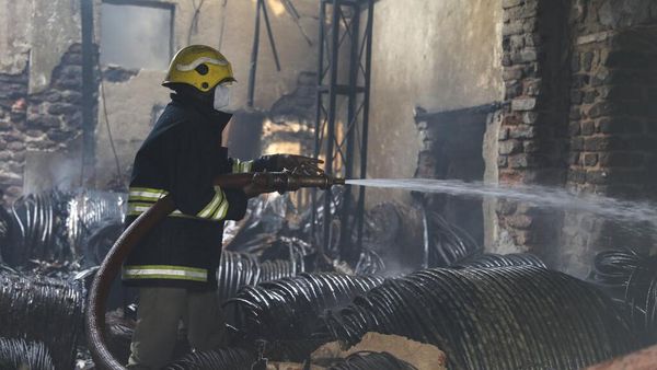 Gudang Barang Bekas di India Kebakaran, Belasan Orang Tewas