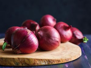 Daftar Harga Sembako di Bandung Hari Ini: Bawang dan Cabai Naik! Daftar Harga Sembako di Bandung Hari Ini: Bawang dan Cabai Naik!