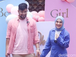 Ammar Zoni dan Irish Bella Sambut Ramadan, Persiapkan Anak Puasa hingga Ziarah