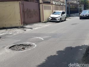 Jalan Pattimura Solo Banyak Lubang, DPU: Perbaikan Masih Antre Jalan Pattimura Solo Banyak Lubang, DPU: Perbaikan Masih Antre