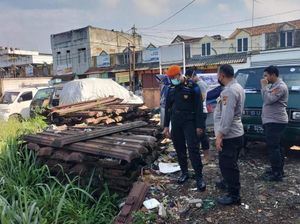 Pencurian Rel dan Besi Penahan Longsor di Stasiun KA, 8 Pelaku Ditangkap Pencurian Rel dan Besi Penahan Longsor di Stasiun KA, 8 Pelaku Ditangkap