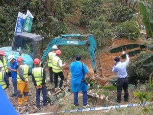 Jenazah Korban Pesawat Boeing 737-800 China Eastern Ditemukan! Jenazah Korban Pesawat Boeing 737-800 China Eastern Ditemukan!