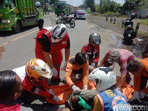 Pasutri Asal Kediri Tewas Terlindas Truk Gandeng di Bypass Mojokerto