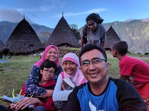 Belajar Sambil Keliling Indonesia, Ini Kisah Keluarga Kusmajadi Belajar Sambil Keliling Indonesia, Ini Kisah Keluarga Kusmajadi