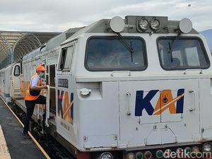KA Cikuray Meluncur, Garut-Jakarta Bebas Macet Saat Mudik KA Cikuray Meluncur, Garut-Jakarta Bebas Macet Saat Mudik