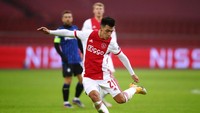 Banderol 50 juta euro juga dipasang Ajax untuk Lisandro Martinez. Foto: (Getty Images) 