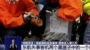 Melihat Kotak Hitam Pesawat Boeing 737-800 yang Jatuh di China