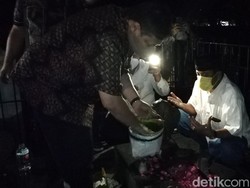 Malam-malam, Menko Airlangga Ziarah ke Astana Oetara Solo