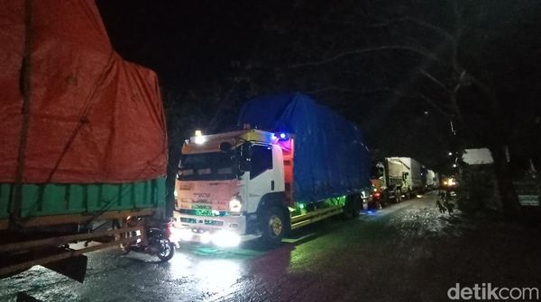 Momen Kemacetan di Batangan-Pati Imbas Perbaikan Jalan