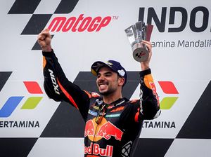 Podium Juara MotoGP untuk Staf Hotel