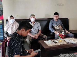 Keluarga KD Cabut Laporan Terhadap Orang Tua Ayu Ting Ting Keluarga KD Cabut Laporan Terhadap Orang Tua Ayu Ting Ting