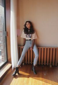 Terlihat Awet Muda? Inspirasi Fashion 