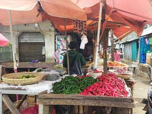 Curhat Pedagang: Jelang Ramadhan Harga Sembako Naik, Nggak Bakal Turun