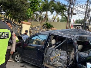 Ringsek, Ini Penampakan Mobil Maut Usai Seruduk Toko di Bekasi