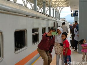 Jalur KA Cibatu-Garut Resmi Beroperasi, Ridwan Kamil: Bebas Macet Jalur KA Cibatu-Garut Resmi Beroperasi, Ridwan Kamil: Bebas Macet