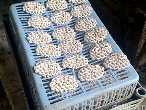 Pelaku Penggelapan Rugikan Pabrik Kerupuk Rp 3 M Terancam 4 Tahun Bui Pelaku Penggelapan Rugikan Pabrik Kerupuk Rp 3 M Terancam 4 Tahun Bui