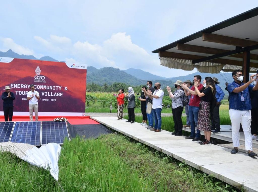 Pertamina-Kementerian ESDM Pasang PLTS di 10 Desa Binaan
