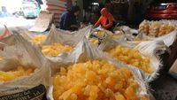 Melihat Produksi Gula Batu di Klaten