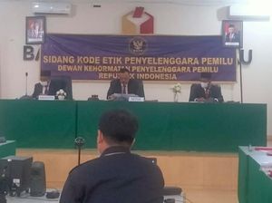 Rangkap Jabatan Guru SMP, Ketua KPU di Riau Disidang DKPP Rangkap Jabatan Guru SMP, Ketua KPU di Riau Disidang DKPP