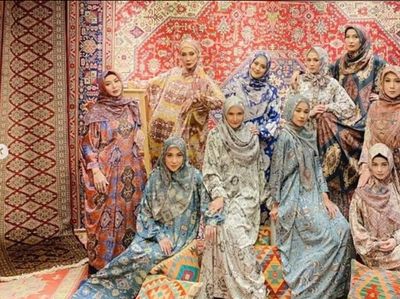 10 Foto Reuni Aktris 90-an Kini Berhijab, Ada Dina Lorenza Hingga Jihan Fahira