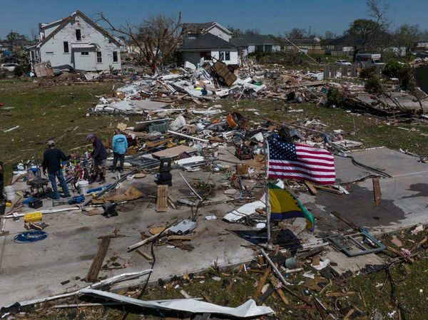 Dalam Sekejap, Warga Kehilangan Rumah Akibat Tornado di New Orleans