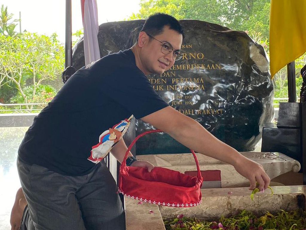 Tommy Kurniawan Ziarah ke Makam Soekarno, Tak Lupakan Jasa Pahlawan