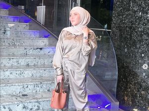 10 Foto Transformasi Ayu Aulia yang Lepas Hijab Usai Putus dari Zikri Daulay 10 Foto Transformasi Ayu Aulia yang Lepas Hijab Usai Putus dari Zikri Daulay