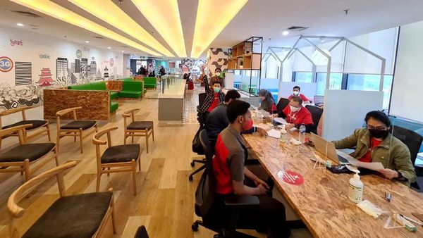 Vaksinasi di Sini, Berasa Lagi Nongkrong di Kafe