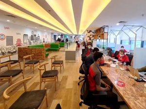 Vaksinasi di Sini, Berasa Lagi Nongkrong di Kafe Vaksinasi di Sini, Berasa Lagi Nongkrong di Kafe