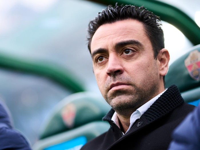 ELCHE, SPAIN - MARCH 06: Head coach Xavi Hernandez of FC Barcelona looks on during the LaLiga Santander match between Elche CF and FC Barcelona at Estadio Manuel Martinez Valero on March 06, 2022 in Elche, Spain. (Photo by Aitor Alcalde/Getty Images)