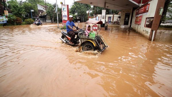 Sungai Rejoso di Pasuruan Meluap, Ratusan Warga Kebanjiran