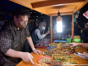 Bareng Gibran, Airlangga Resmikan Pusat Wedangan Solo