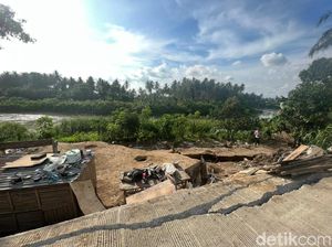Jalan Amblas-Terputus di Desa Kampale Sidrap, BBWS Bakal Buat Tanggul Darurat Jalan Amblas-Terputus di Desa Kampale Sidrap, BBWS Bakal Buat Tanggul Darurat