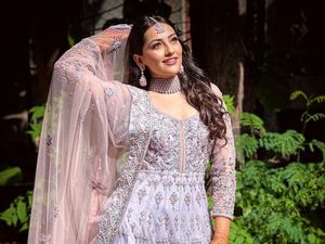 Potret Anagha Bhosale, Hijrah dari Bollywood Demi Agama Potret Anagha Bhosale, Hijrah dari Bollywood Demi Agama