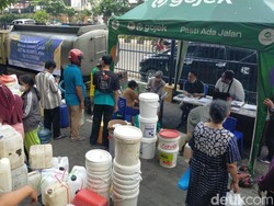 Pedagang Pasar Wonokromo Antre Migor Curah Sesuai HET