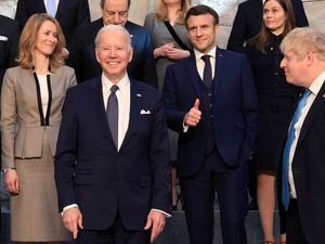 Bahas Invasi Rusia ke Ukraina, Biden-Macron Rapat di Belgia