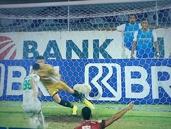 Persebaya Menang 3-0, Bali United Juara