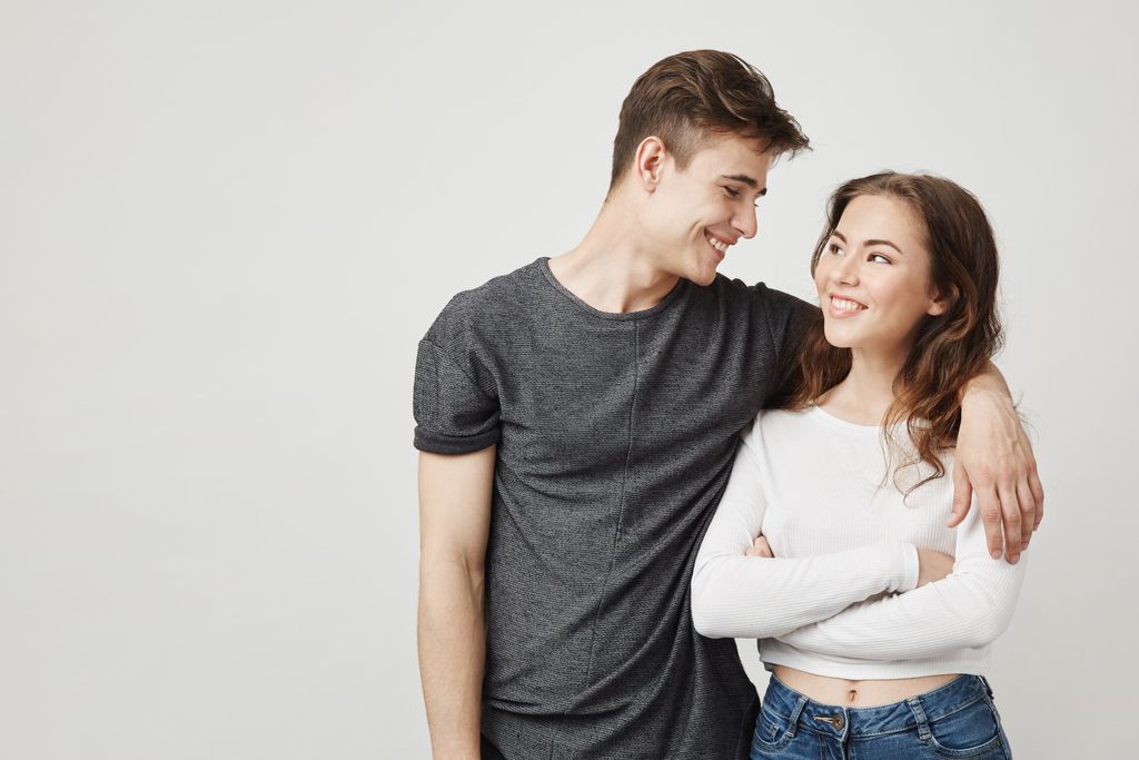 Deretan Hal yang Perlu Diperhatikan Saat Menjalani Virtual Relationship/Foto: Freepik.com/Cookie_studio