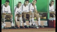 Gareth Bale katanya lagi cedera sehingga absen di laga Real Madrid, tapi kok jago banget di Wales? Sampai diliatin para legenda El Real di meme ini. Foto: dok. Twitter