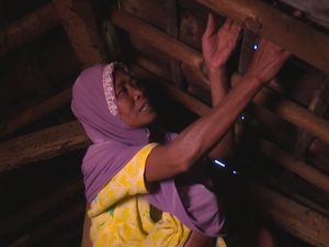 Tangis Ibu Omin Ratapi Nasib Jadi Penopang Keluarga, Mari Bantu