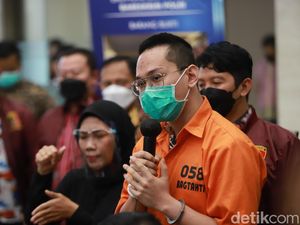 Usai Vanessa Khong, Kini Adik Susul Indra Kenz ke Rutan Bareskrim Polri Usai Vanessa Khong, Kini Adik Susul Indra Kenz ke Rutan Bareskrim Polri
