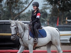 Inggrid Rhemanty Nangis Berhasil Masuk Final Pertandingan Kuda