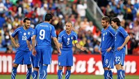 Setelah itu di Piala Dunia 2010, Italia lesu. Gli Azzurri tidak lolos dari fase grup berada di peringkat terbawah, dari Selandia Baru, Slovakia, dan Paraguay (Getty Images)