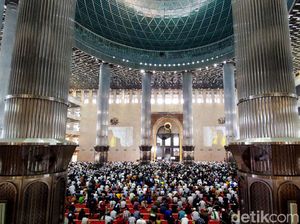 Khutbah Jumat: Pandangan Islam soal Perayaan Malam Tahun Baru Masehi Khutbah Jumat: Pandangan Islam soal Perayaan Malam Tahun Baru Masehi