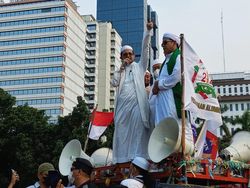 Menantu HRS Orasi di Demo PA 212, Tuntut Semua Penista Agama Ditangkap