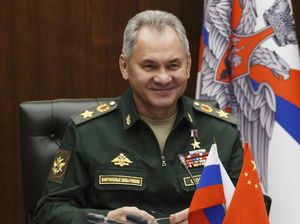 Menhan Rusia Inspeksi Pasukan yang Bertempur di Ukraina