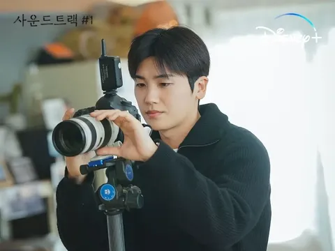 Park Hyung-sik, pemeran Han Sun-woo drama Soundtrack #1.